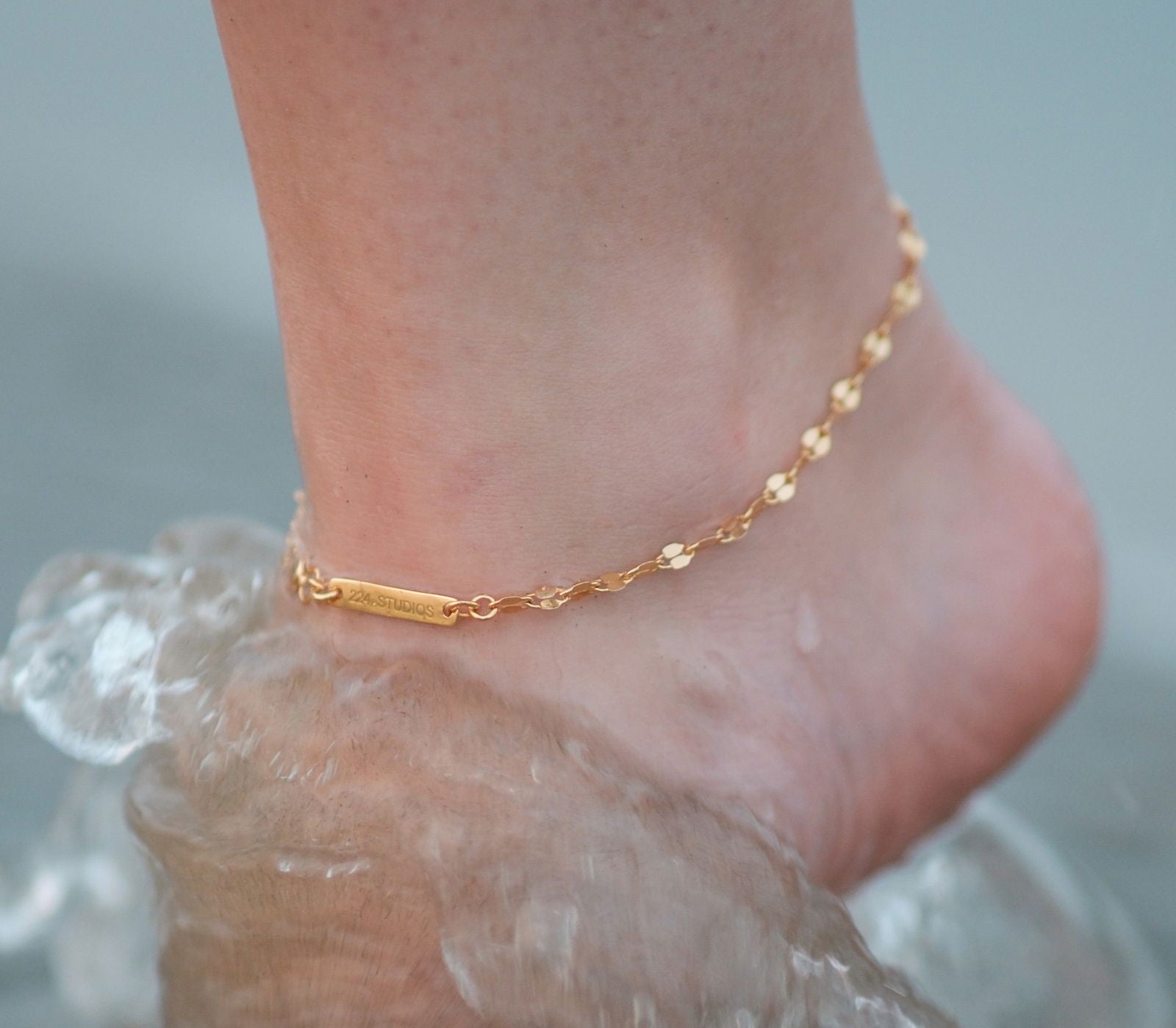 Gold vermeil anklet with delicate chain and clasp